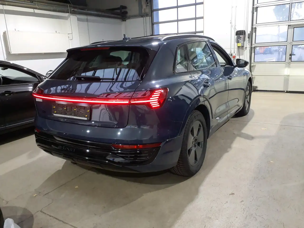 2023 Audi Q8 e-tron 55 ACC AHK HuD PANO DIGI-MATRIX 360°, photograph 7