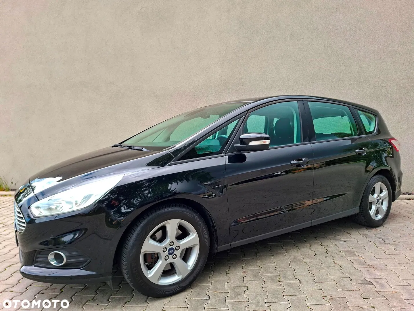 2016 Ford S-Max 2.0 TDCi Trend PowerShift, photograph 2