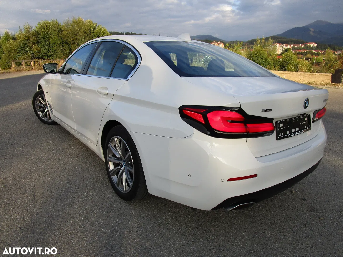 2022 BMW Seria 5 530e xDrive AT PHEV, photograph 4