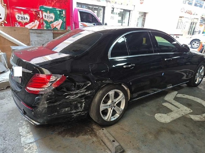 2017 Mercedes-Benz E220 d, photograph 5