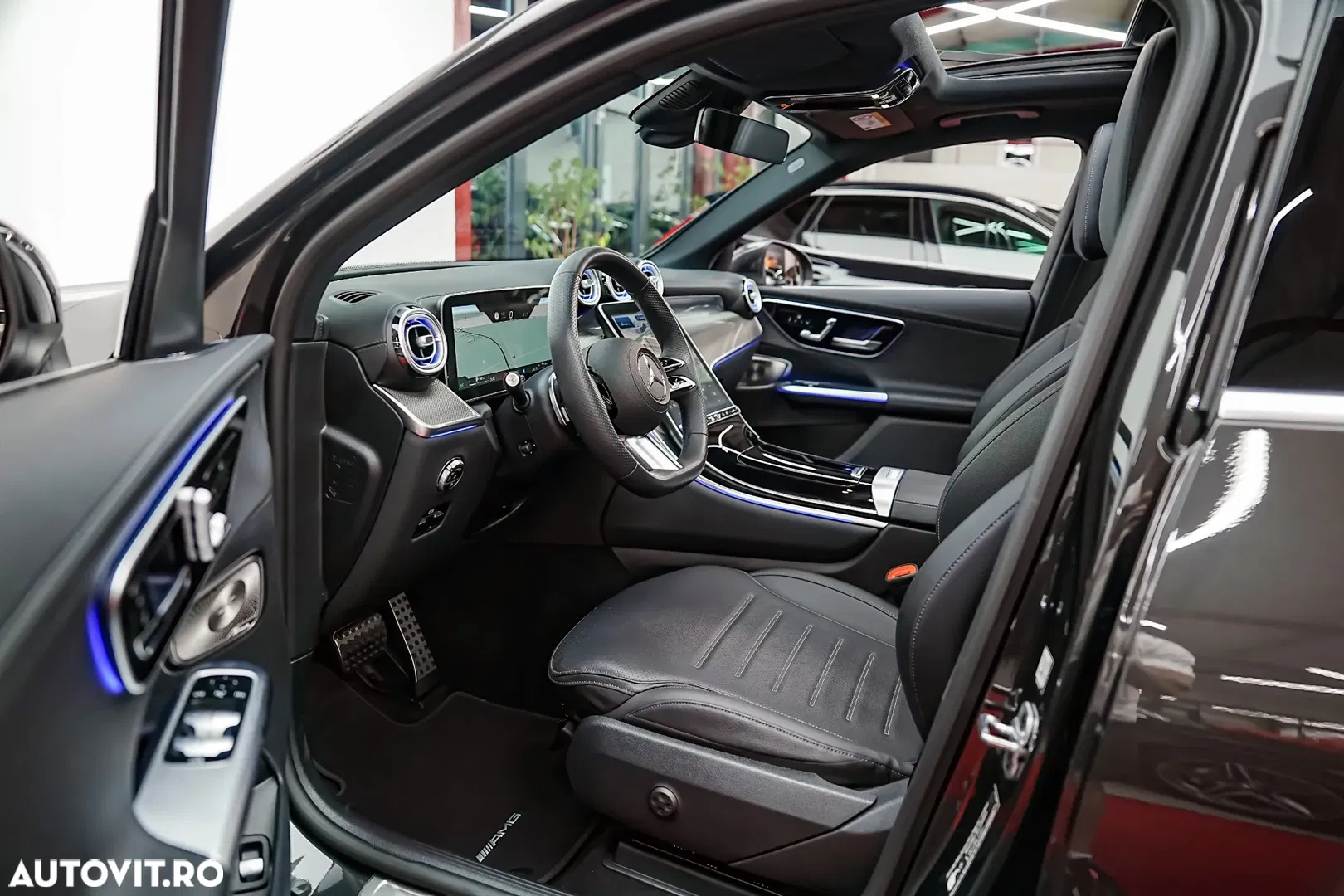 2023 Mercedes-Benz GLC 300 e 4Matic 9G-TRONIC, photograph 4
