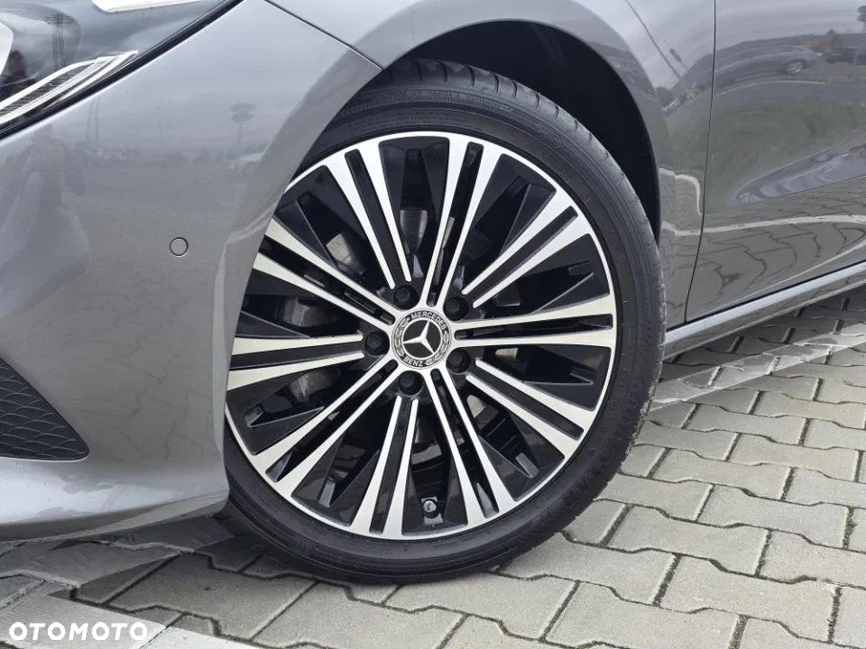 2022 Mercedes-Benz CLA, photograph 8