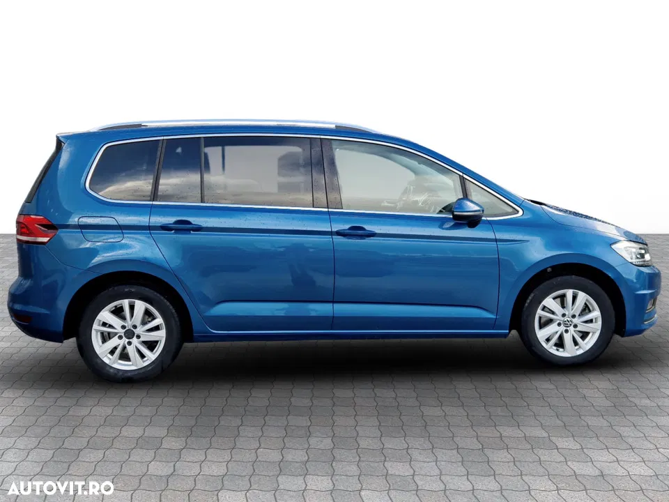 2022 Volkswagen Touran 1.5 TSI DSG Highline, photograph 6