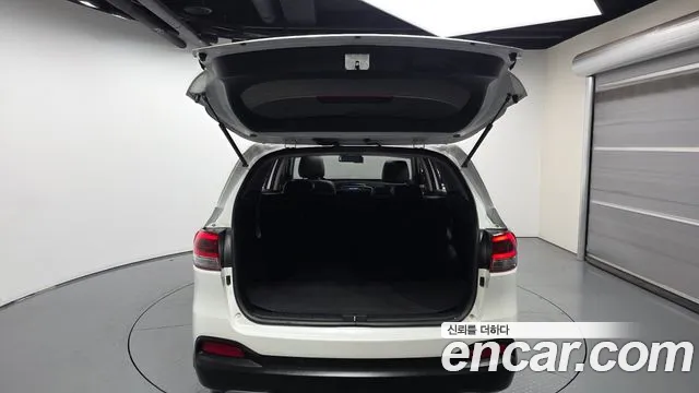 Kia Sorento Diesel 2.0 2WD — photo 1 of 30