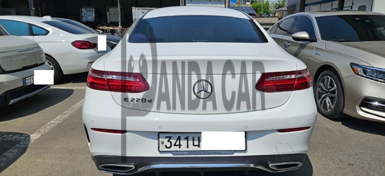2020 Mercedes-Benz E220 d Coupe, photograph 1