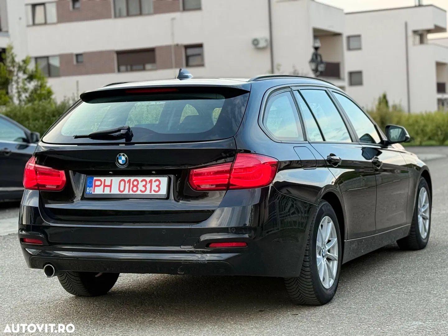 2017 BMW Seria 3, photograph 6
