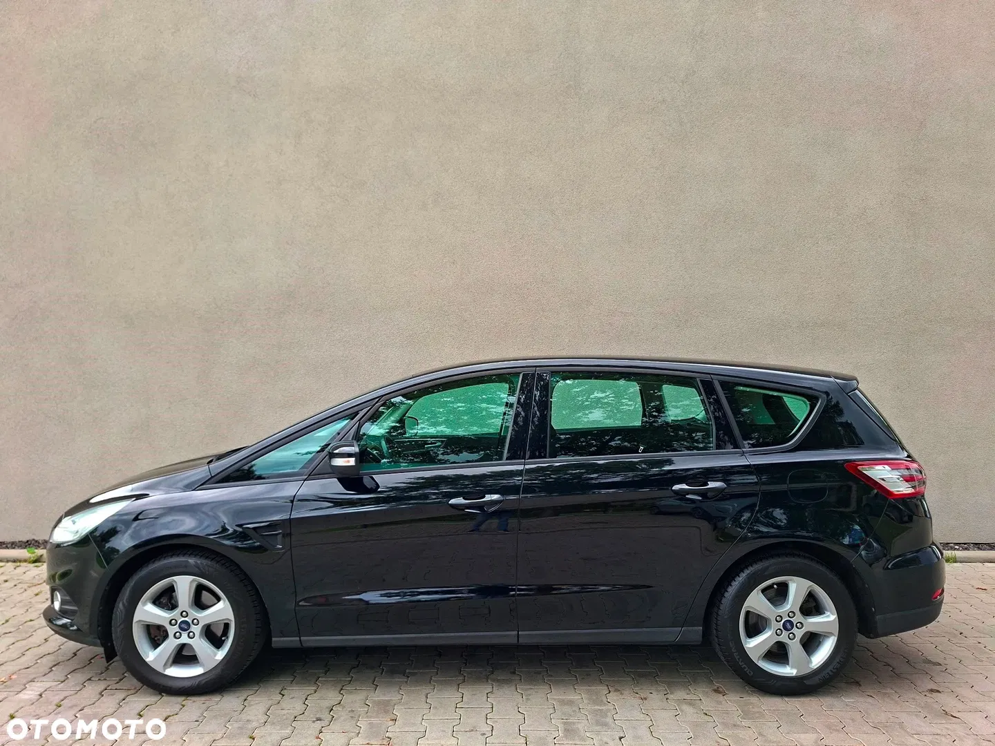 2016 Ford S-Max 2.0 TDCi Trend PowerShift, photograph 3