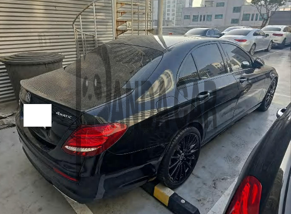 2019 Mercedes-Benz E350 4Matic, photograph 3