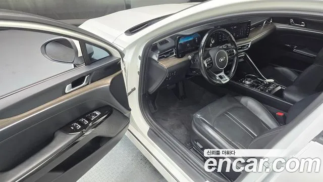 Kia K5 2.0 — photo 1 of 20