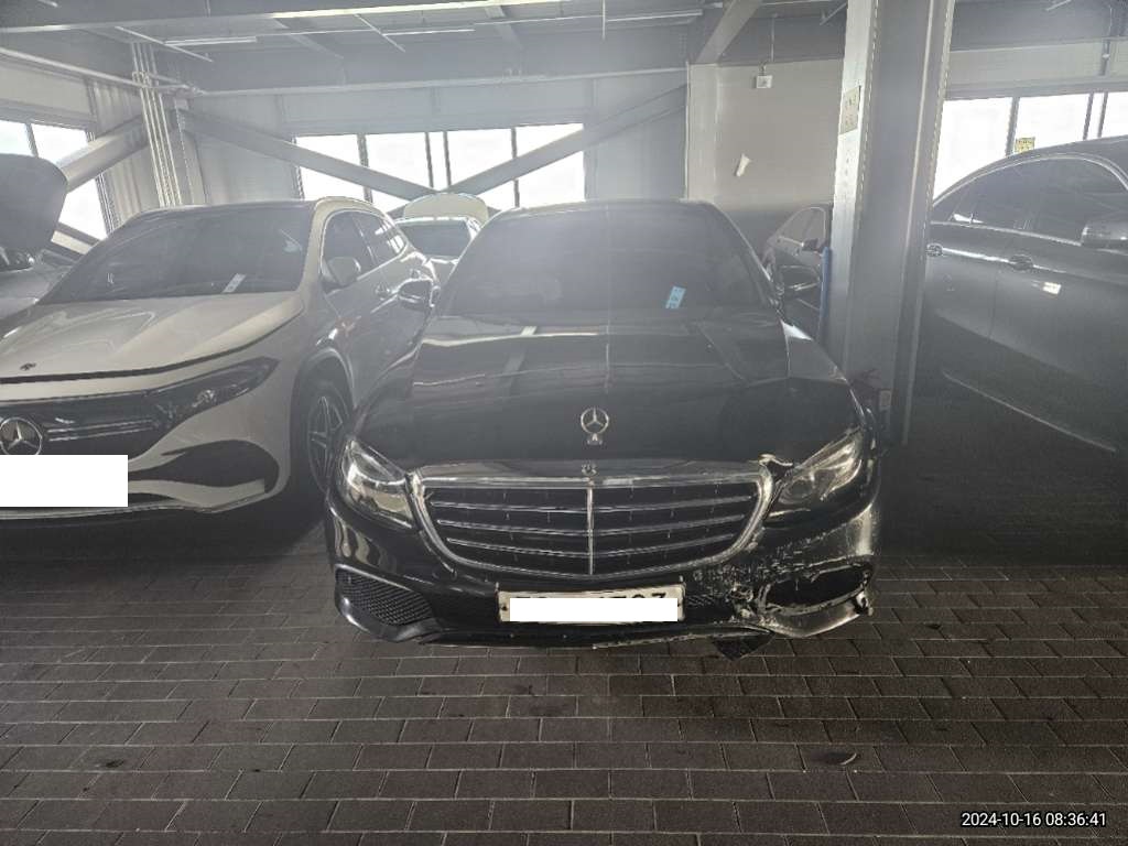 2018 Mercedes-Benz E220 d 4Matic, photograph 1
