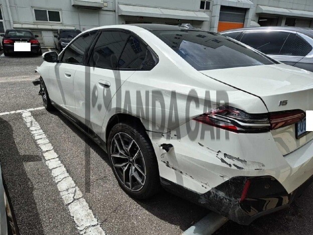 2026 BMW i5 eDrive40, photograph 3