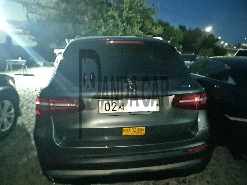 2019 Mercedes-Benz GLC350 e 4Matic, photograph 4