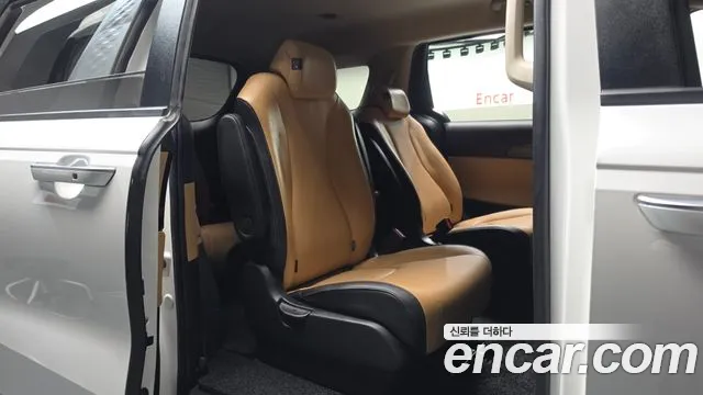 2022 Kia Canival Diesel 9-Seater Prestige, photograph 1