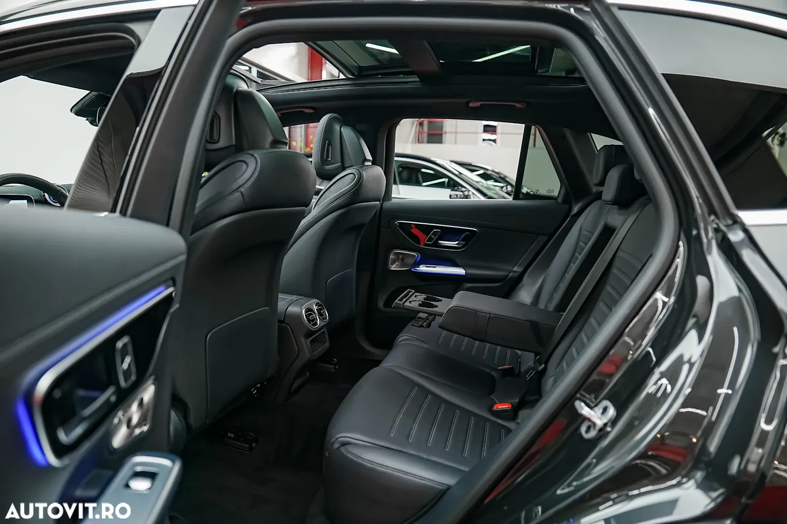 2023 Mercedes-Benz GLC 300 e 4Matic 9G-TRONIC, photograph 8