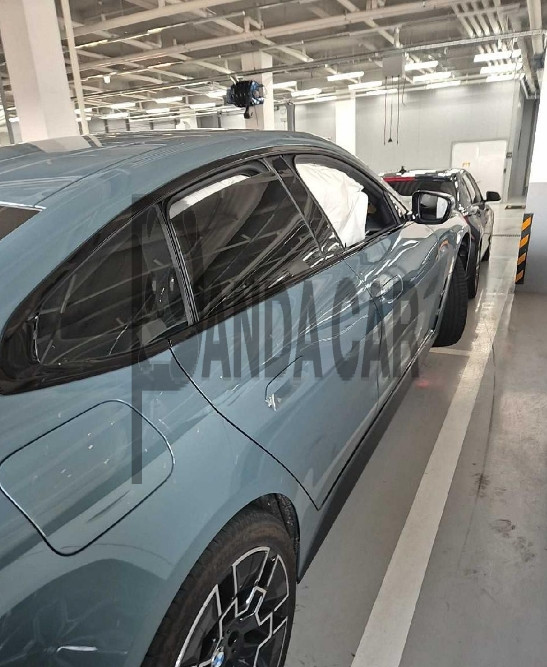 2025 BMW i4 eDrive40, photograph 2
