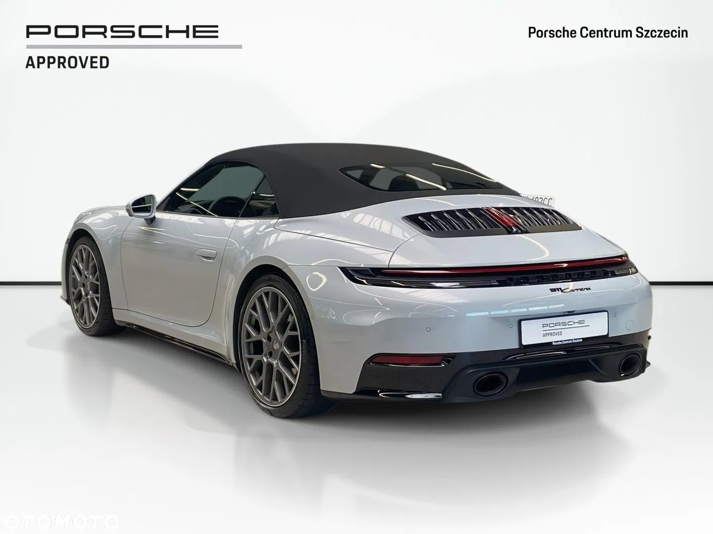 2025 Porsche 911 Carrera, photograph 3
