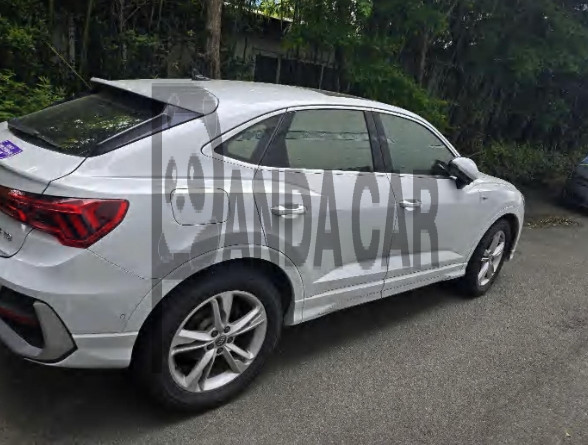 2020 Audi Q3 Sportback 35 TDI, photograph 3