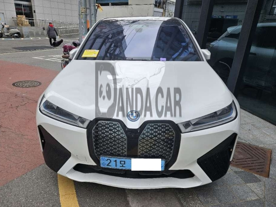 2023 BMW iX xDrive50, photograph 1