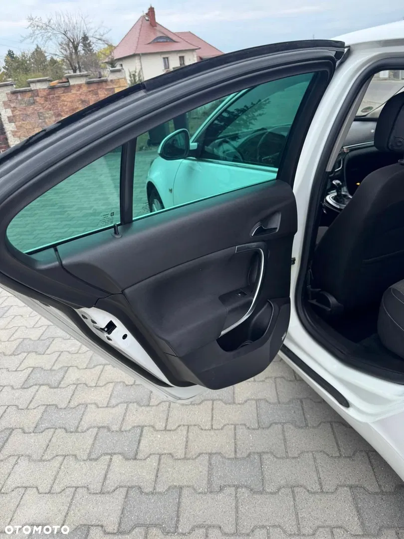 2014 Opel Insignia 2.0 CDTI EcoFLEX Start/Stop Sport, photograph 11