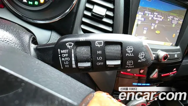 2018 KG_Mobility_Ssangyong TIBOLI Gear Plus 2WD, photograph 2