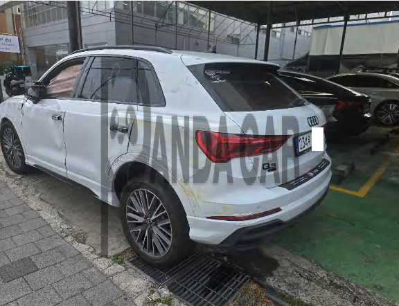 2025 Audi Q3 40 TFSI quattro, photograph 1