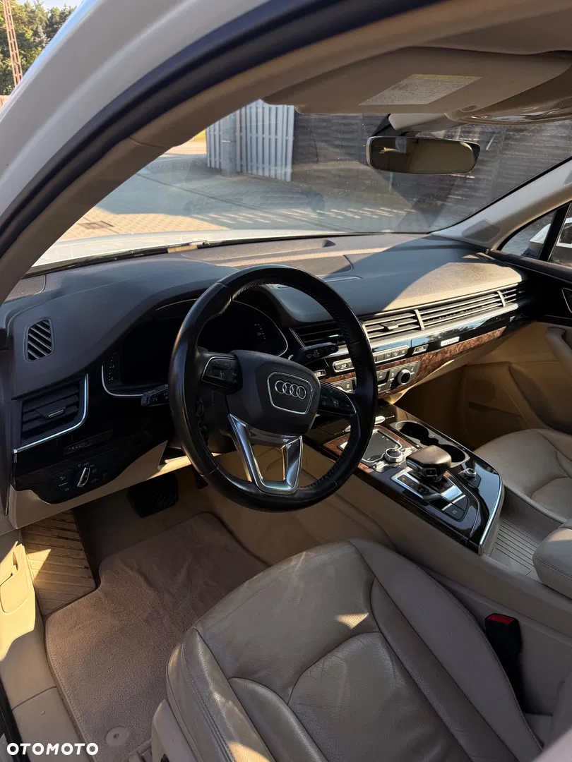 2018 Audi Q7 3.0 TFSI Quattro Tiptr, photograph 3