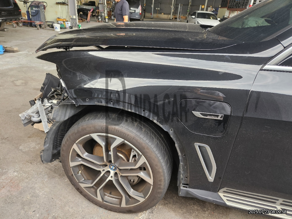 2022 BMW X5 xDrive45e iPerformance, photograph 3