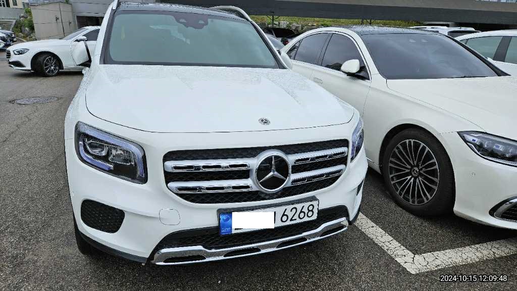 2023 Mercedes-Benz GLB200 d model 2023, photograph 1