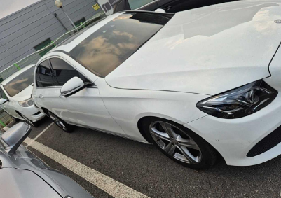 2017 Mercedes-Benz E220 d, photograph 5