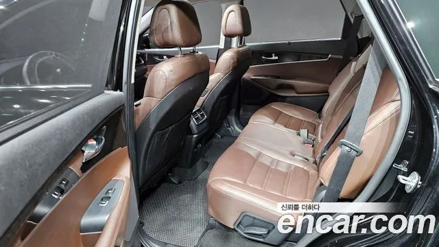 Kia Sorento Diesel 2.0 2WD — photo 1 of 19