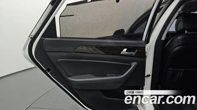 Hyundai Sonata 2.0 Smart — photo 1 of 34