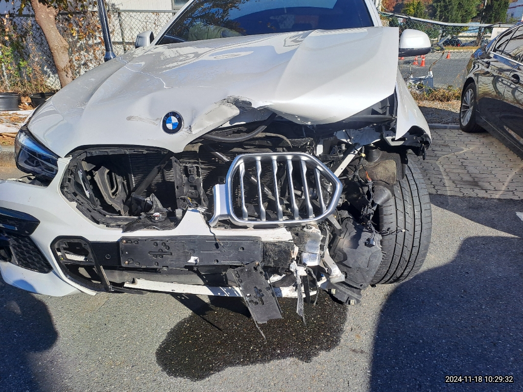 2023 BMW X6 xDrive40i, photograph 2