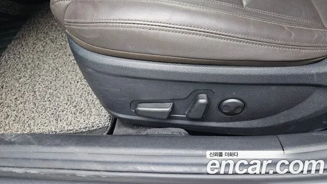Hyundai Grandeur 2.5 — photo 1 of 32