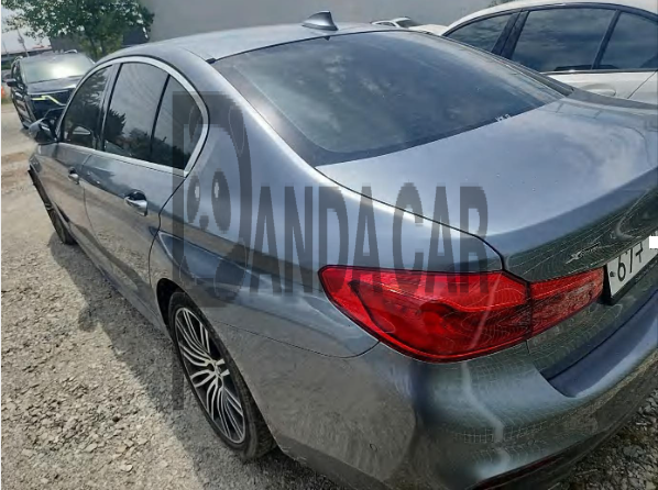 2019 BMW 530i xDrive M Sport Package Plus, photograph 2