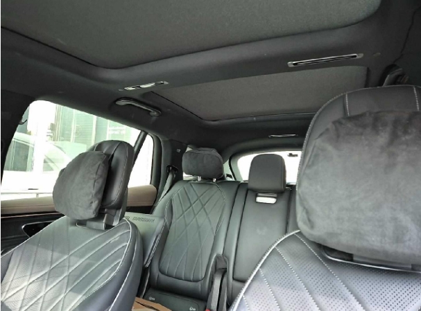 2023 Mercedes-Benz EQS580 4MATIC SUV, photograph 6