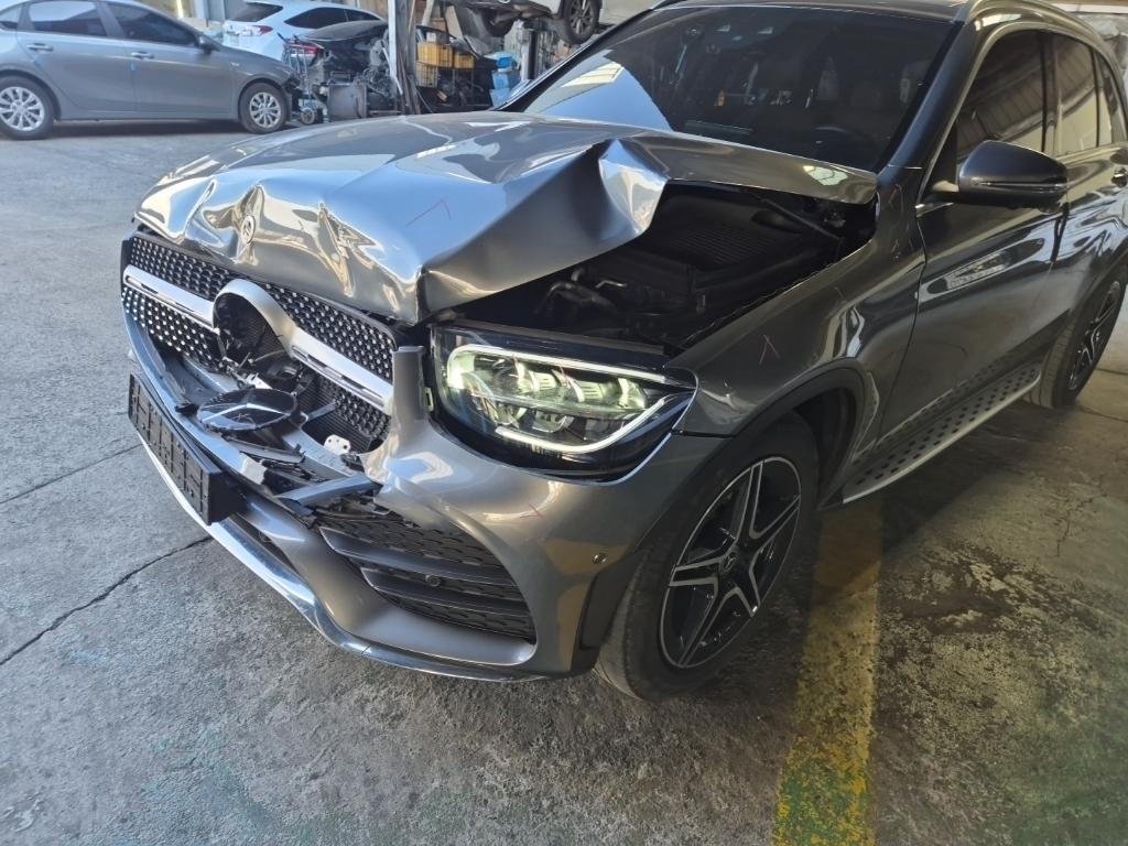 2022 Mercedes-Benz GLC300 4MATIC, photograph 1