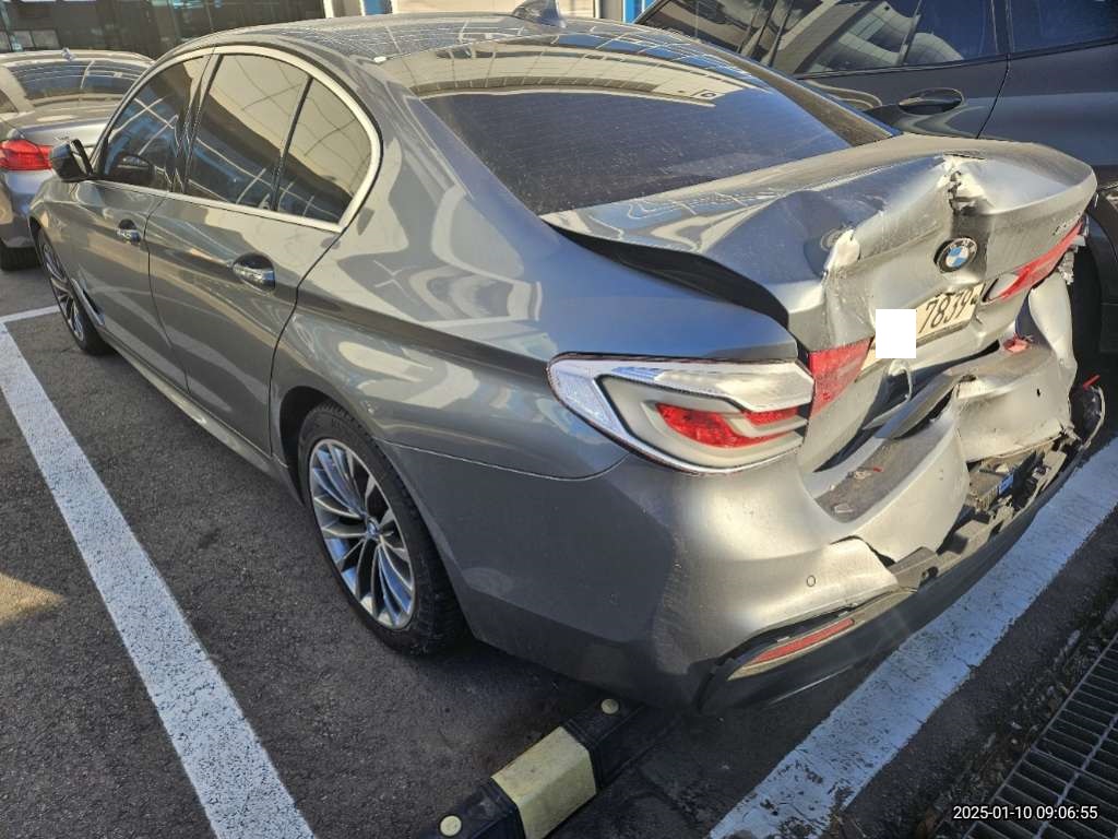 2018 BMW 530i, photograph 2