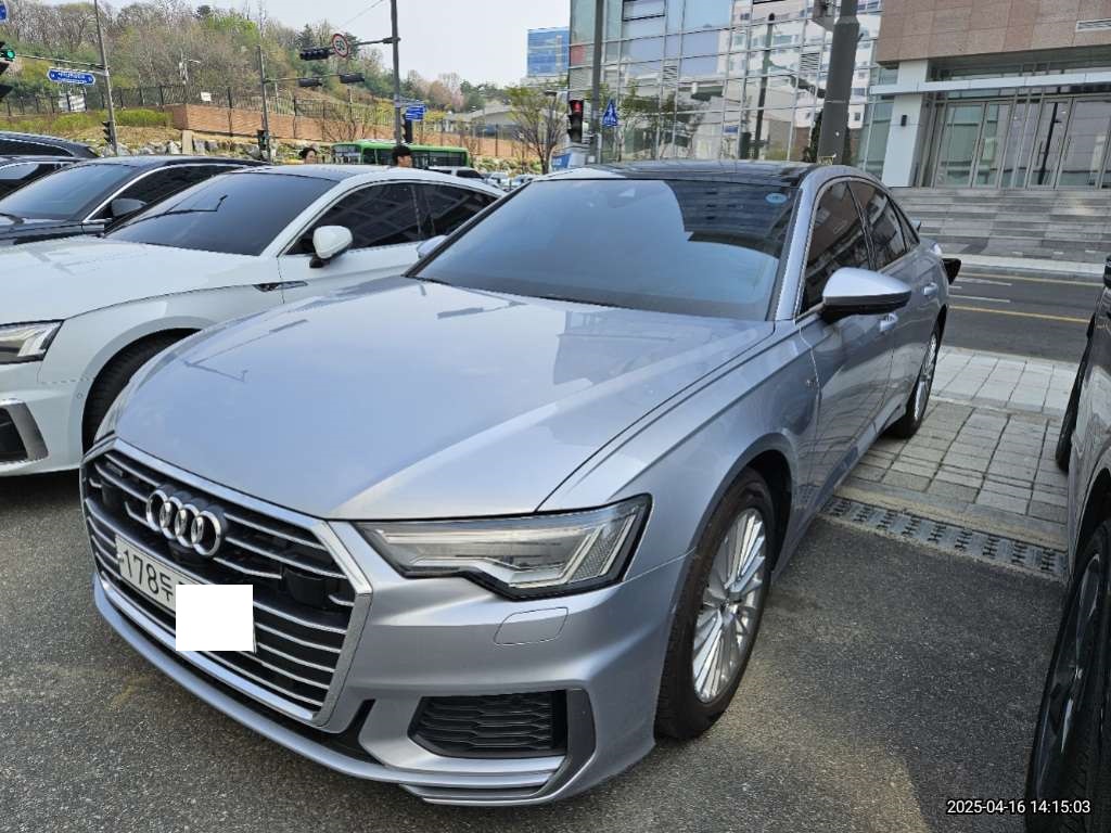 2020 Audi A6 45 TFSI quattro, photograph 1