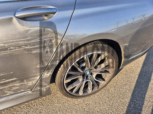 2020 BMW 740Li xDrive M Sport Package, photograph 2