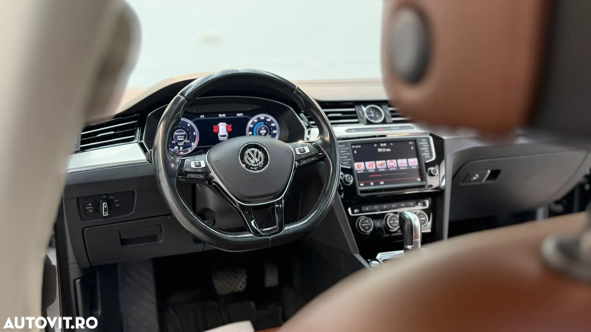 2016 Volkswagen Passat, photograph 5