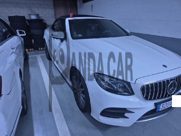 2020 Mercedes-Benz E450 4MATIC Cabriolet, photograph 3