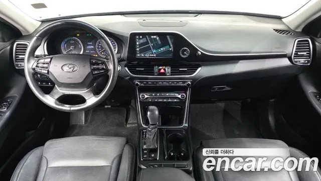 2017 Hyundai Grandeur Premium, photograph 5
