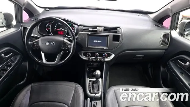 Kia pride 1.4 MPI Sedan — photo 1 of 31