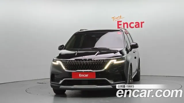 Kia Canival Diesel 9-Seater Noblesse — photo 1 of 20