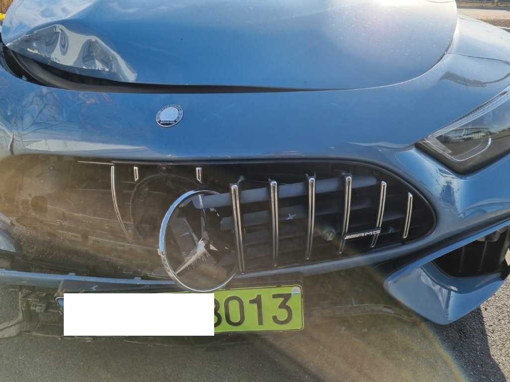 2024 Mercedes-Benz MercedesAMG SL 63 4MATIC +, photograph 3