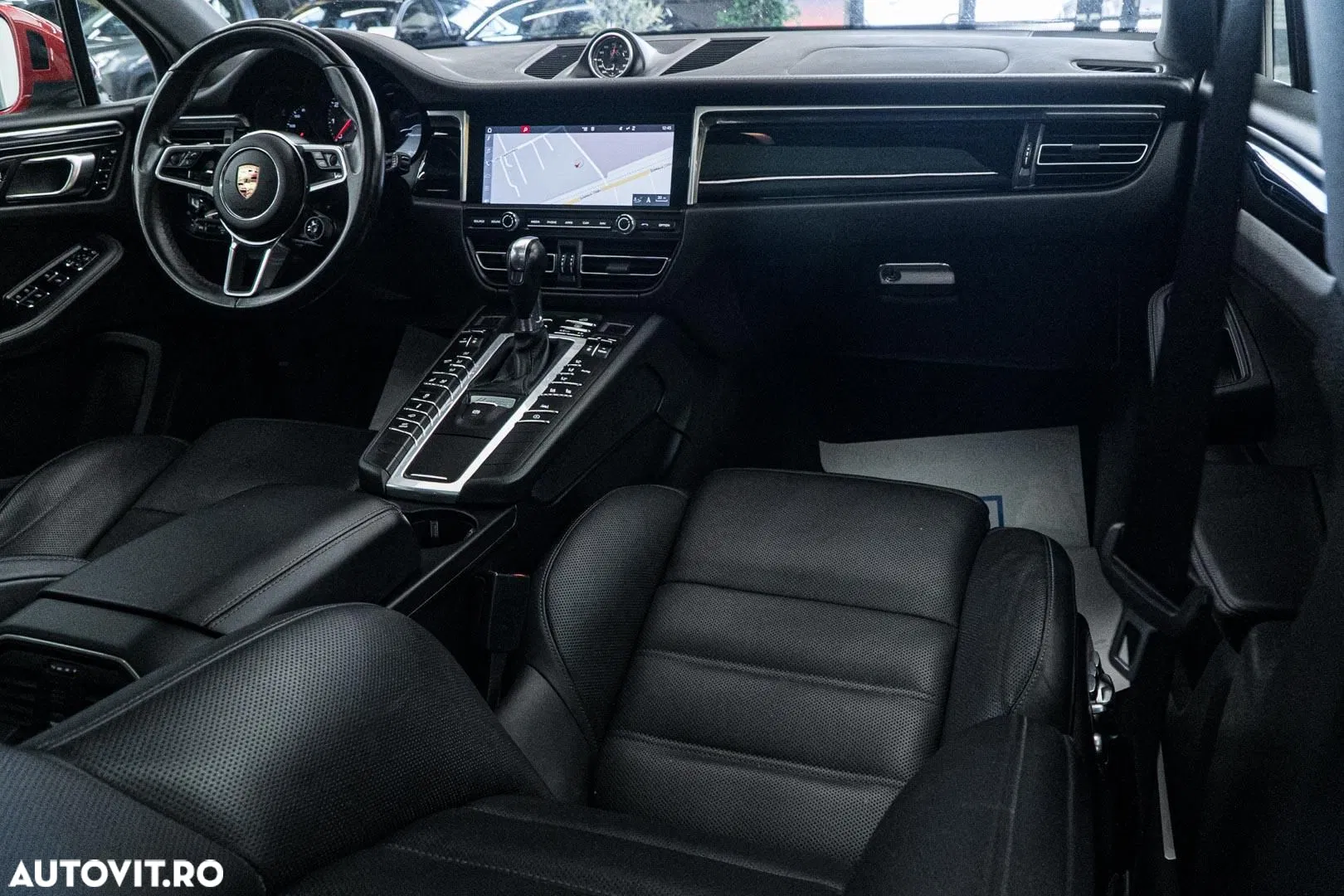 2019 Porsche Macan S, photograph 2