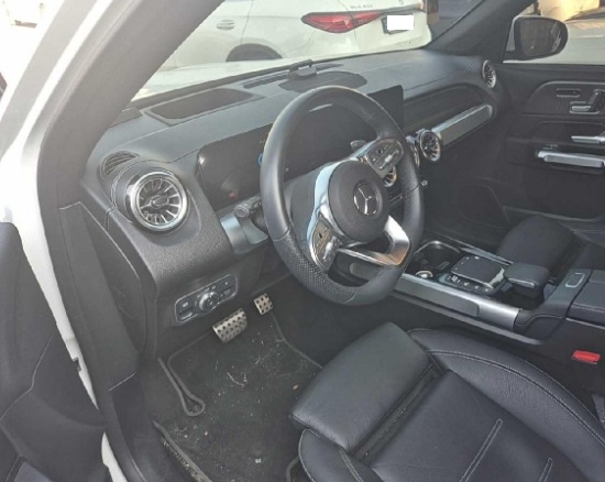 2023 Mercedes-Benz EQB 300 4Matic, photograph 5