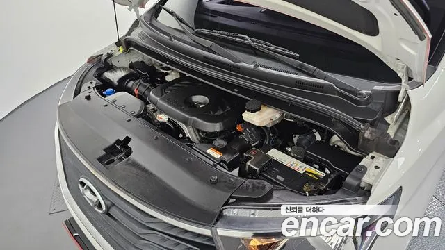 2020 Hyundai Starex 4WD Wagon 12-Seater, photograph 12