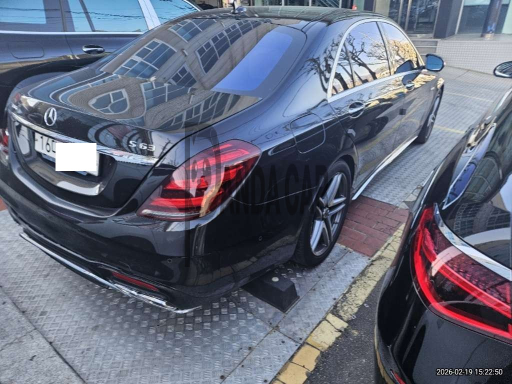 2018 Mercedes-AMG S63 4Matic + L, photograph 2