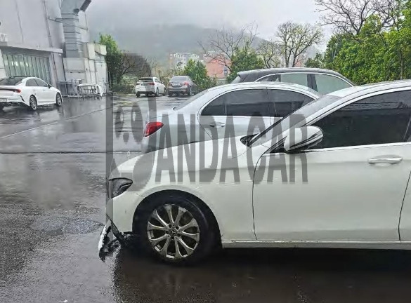 2020 Mercedes-Benz E 300 4MATIC, photograph 8